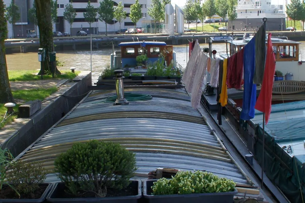 Boat & Breakfast Veinard Daire Rotterdam 0*,  Hollanda